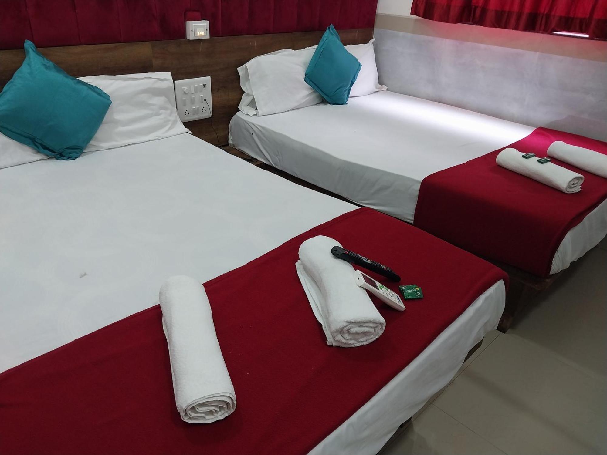 Hotel New Balaji Residency Mumbai Exterior foto