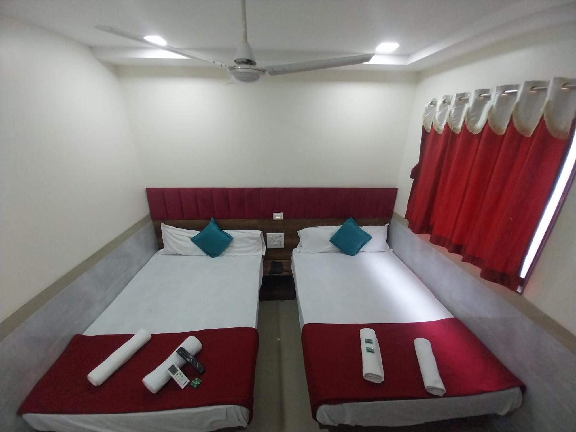 Hotel New Balaji Residency Mumbai Exterior foto