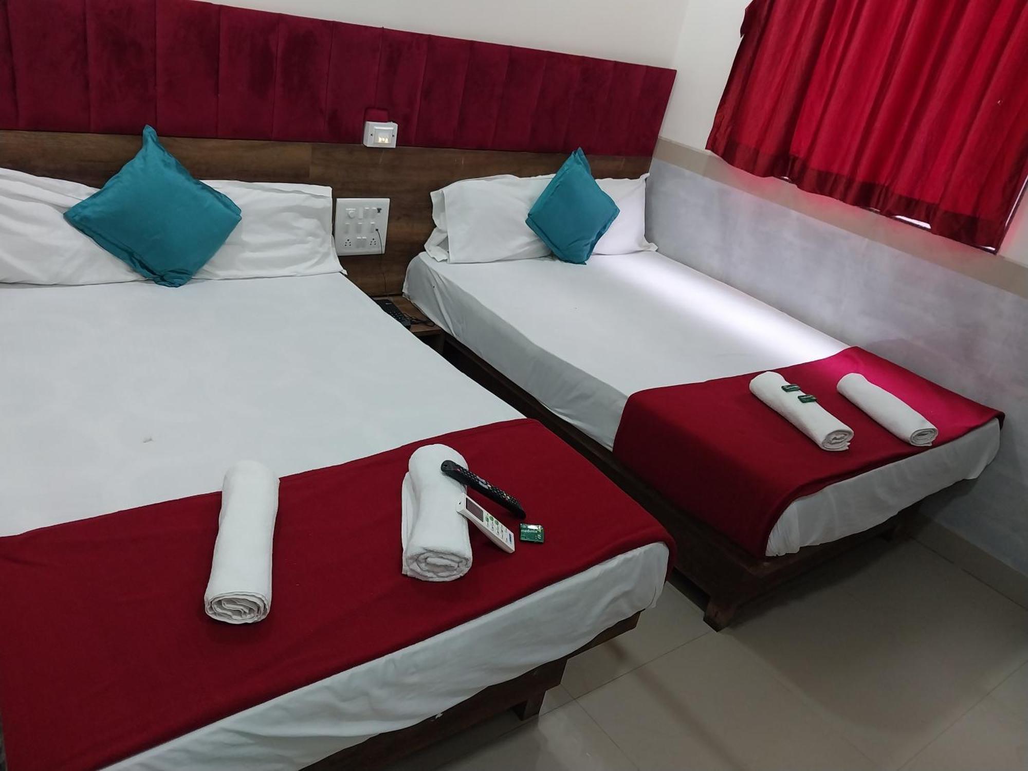 Hotel New Balaji Residency Mumbai Exterior foto